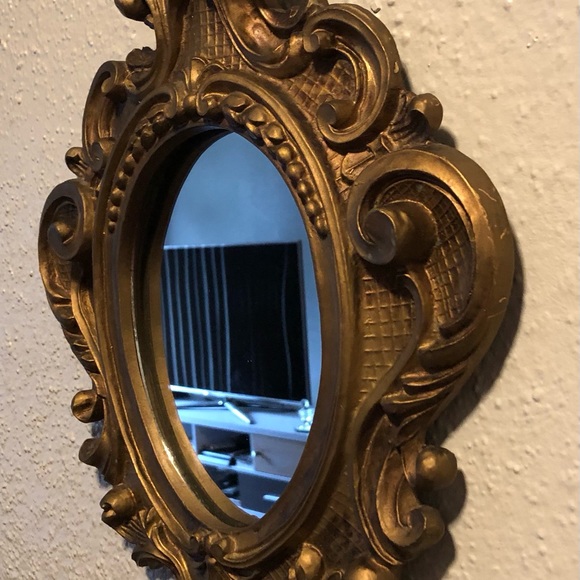 VINTAGE Oval Baroque Rococo Gold Gilt Wall Mirror 14.5 X 12 Petite. - Picture 6 of 9